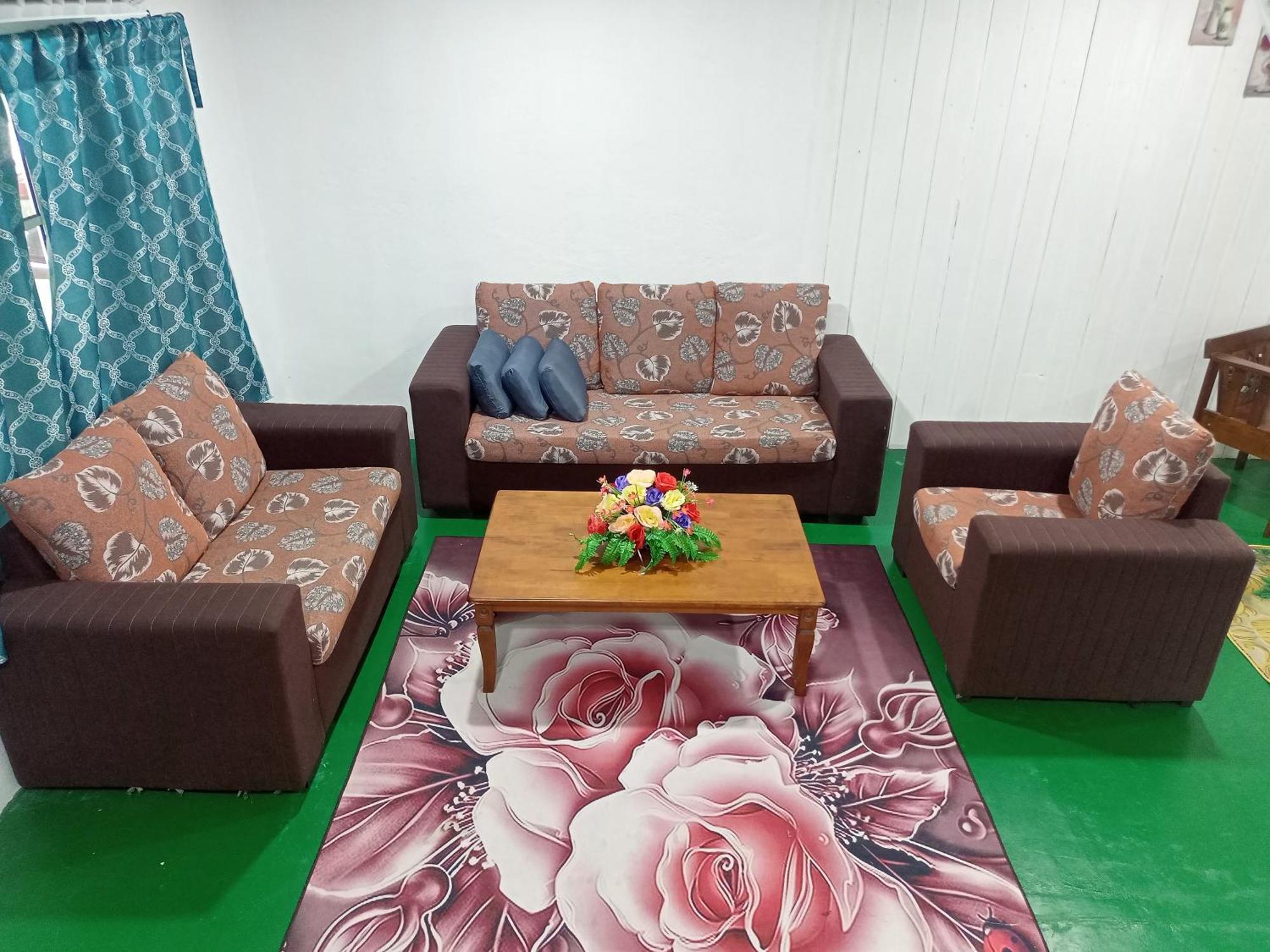 Homestay Bakti Rantau Perintis Free Netflix Bandar Tun Razak Exterior photo